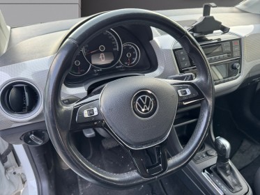 Volkswagen e-up! 2.0 electrique  1ere main suivi constructeur occasion simplicicar lille  simplicicar simplicibike france