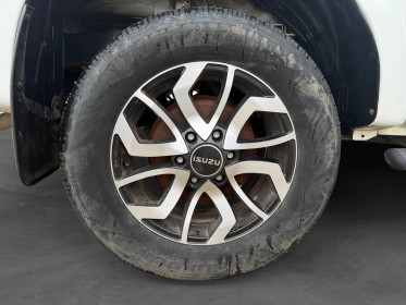 Isuzu d-max crew cab 1.9 4x4 bva quasar cuir caméra garantie 12 mois occasion simplicicar lunel simplicicar simplicibike...