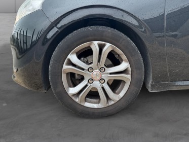 Peugeot 208 1.6 vti 120ch bv automatique roland garros sièges cuir chauffants radar ar xénon garantie 12 mois occasion...
