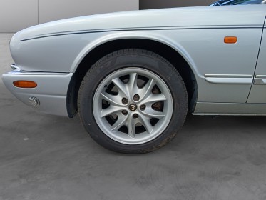 Jaguar daimler super v8 v8 4.0 compresseur - garantie 12 mois - chassis long !!! occasion scl 56 - simplicicar vannes...