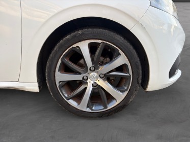 Peugeot 208 1.2 110ch ss eat6 féline / clim auto / radar ar / toit panoramique occasion simplicicar orgeval  simplicicar...
