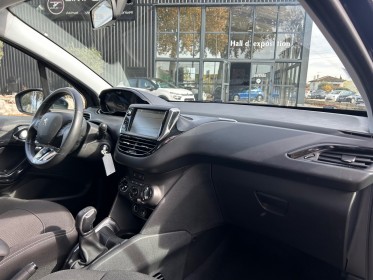 Peugeot 208 business hdi 100ch active business entretien concession tva récupérable 1ere main apple carplay android auto...