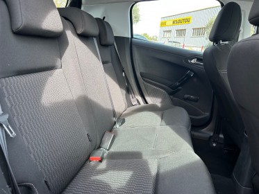 Peugeot 208 business hdi 100ch active business entretien concession tva récupérable 1ere main apple carplay android auto...