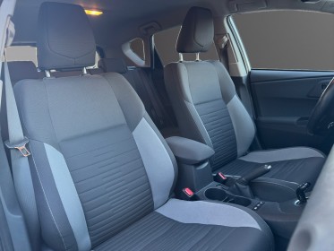 Toyota auris hybride 136h design caméra de recul garantie 12 mois occasion simplicicar mery-sur-oise simplicicar...