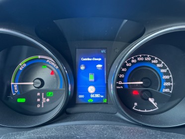 Toyota auris hybride 136h design caméra de recul garantie 12 mois occasion simplicicar mery-sur-oise simplicicar...