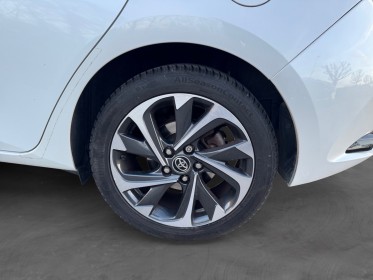 Toyota auris hybride 136h design caméra de recul garantie 12 mois occasion simplicicar mery-sur-oise simplicicar...