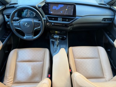 Lexus ux 250h hybride 2wd mc luxe apple carplay keyless virtual cokpit camera de recul interieur cuir garantie lexus...