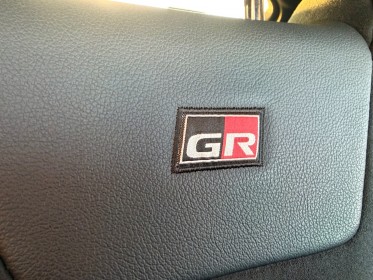 Toyota c-hr hybride my22 2.0l gr-sport jbl audio  garantie 12 mois occasion simplicicar lyon nord simplicicar simplicibike...