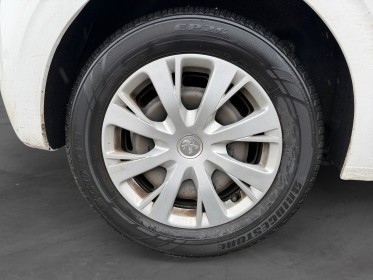 Peugeot 208 business luehdi 100ch ss bvm6 active business  applecarplay  radar de recul  garantie 12 mois occasion...