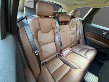 Volvo xc60 t8 twin engine 303 ch  87 ch geartronic 8 inscription - garantie 12mois - carnet d'entretien - toit ouvrant -......