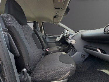 Toyota aygo 1.0 vvt-i up automatique - 43049 kms -5 portes occasion champigny-sur-marne (94) simplicicar simplicibike france