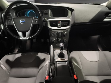 Volvo v40 t2 122 momentum - garantie 12 mois occasion parc voitures beauvais simplicicar simplicibike france