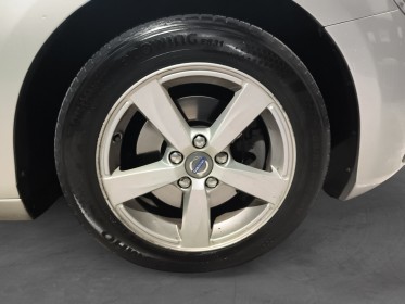 Volvo v40 t2 122 momentum - garantie 12 mois occasion parc voitures beauvais simplicicar simplicibike france