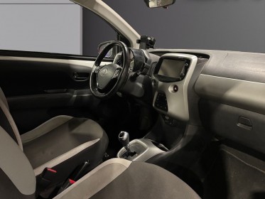 Toyota aygo 1.0l x-play vvt-i x-shift garantie 12 mois occasion montpellier (34) simplicicar simplicibike france