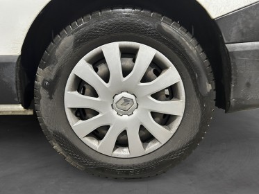 Renault trafic fourgon 2.0l dci 120ch ss - l2h1 - prix ht 16660 - tva recuperable - finition grand confort - garantie 12 mois...