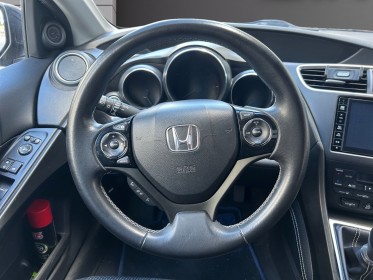 Honda civic 2015 1.6 i-dtec 120 exécutive navi, sièges chauffants, caméra de recul, climatisation, vitres teintées,......
