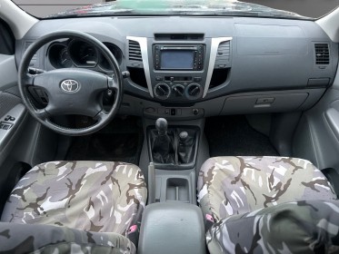 Toyota hilux simple cabine hilux chassis  4x4 144 d-4d lecap occasion simplicicar toulon ouest simplicicar simplicibike france