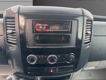 Mercedes sprinter fourgon 213 cdi attelage habillage bois casiers bois garantie 12 mois occasion simplicicar labarthe...