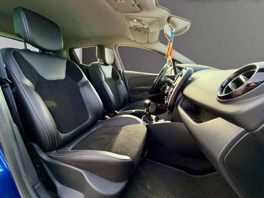 RENAULT d'occasion CLIO TCE 120 INTENS de 2017 Besançon (25)﻿