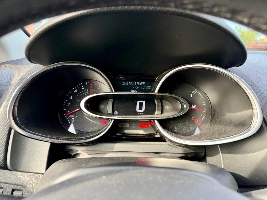 RENAULT d'occasion CLIO TCE 120 INTENS de 2017 Besançon (25)﻿