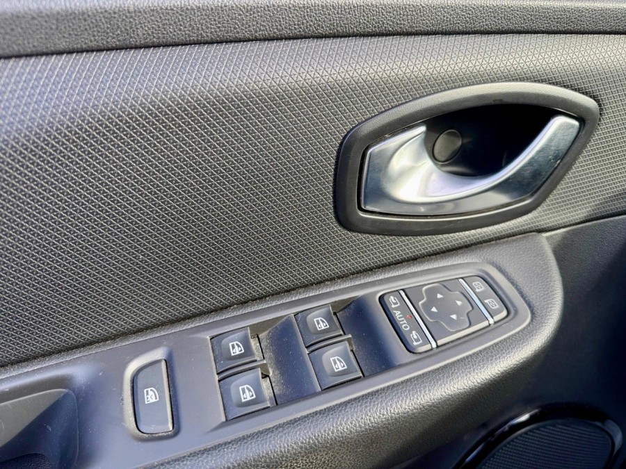 RENAULT d'occasion CLIO TCE 120 INTENS de 2017 Besançon (25)﻿