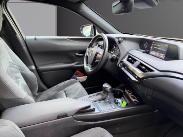 Lexus ux my21 250h 2wd premium edition/ carplay/ regulateur de vitesse occasion paris 17ème (75)(porte maillot) simplicicar...