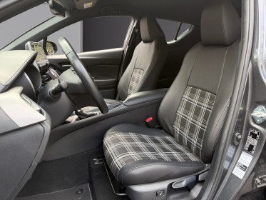 Toyota c-hr hybride pro mc19 1.8l dynamic business occasion paris 17ème (75)(porte maillot) simplicicar simplicibike france