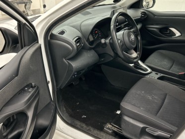Toyota yaris hybride my22 116h design - sièges chauffants - volant chauffant - caméra de recul occasion simplicicar lagny ...