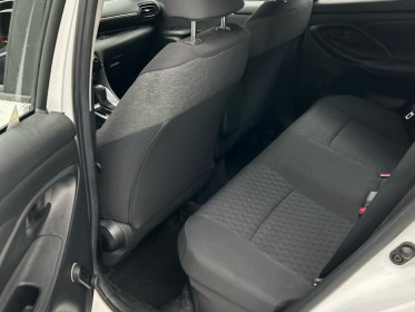 Toyota yaris hybride my22 116h design - sièges chauffants - volant chauffant - caméra de recul occasion simplicicar lagny ...