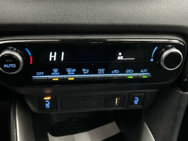 Toyota yaris hybride my22 116h design - sièges chauffants - volant chauffant - caméra de recul occasion simplicicar lagny ...