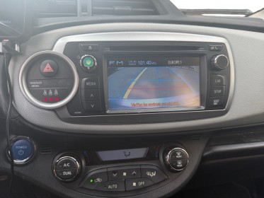 Toyota yaris hybride 100h dynamic occasion cannes (06) simplicicar simplicibike france
