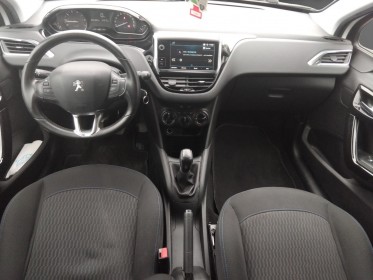 Peugeot 208 1.2 puretech 82ch bvm5 style garantie 12 mois occasion parc voitures beauvais simplicicar simplicibike france