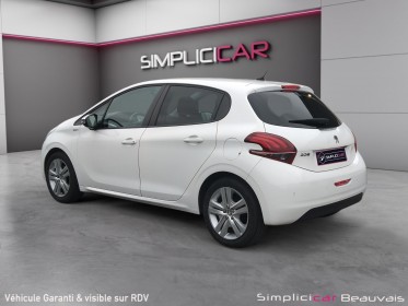 Peugeot 208 1.2 puretech 82ch bvm5 style garantie 12 mois occasion parc voitures beauvais simplicicar simplicibike france