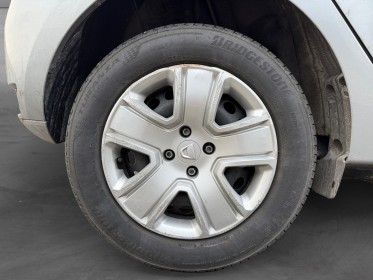 Dacia sandero sce 75 evasion garantie 12 mois occasion simplicicar lyon nord simplicicar simplicibike france