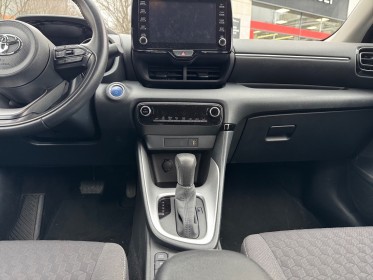 Toyota yaris hybride my22 116h design carplay régulateur de vitesse adaptatif caméra de recul garantie 12 mois occasion...