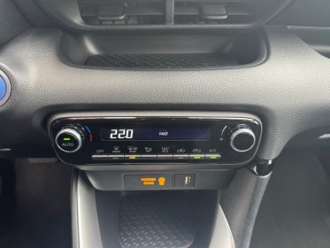 Toyota yaris hybride my22 116h design carplay régulateur de vitesse adaptatif caméra de recul garantie 12 mois occasion...