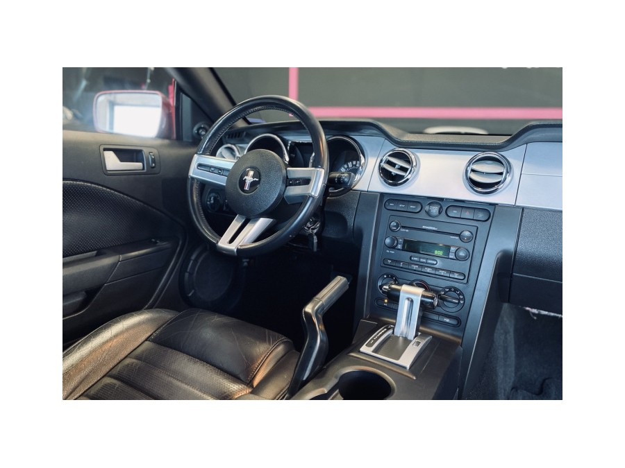 FORD d'occasion MUSTANG 4.6 V8 de 2006 Annecy (74)﻿