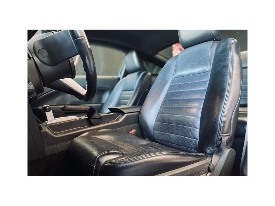 FORD d'occasion MUSTANG 4.6 V8 de 2006 Annecy (74)﻿