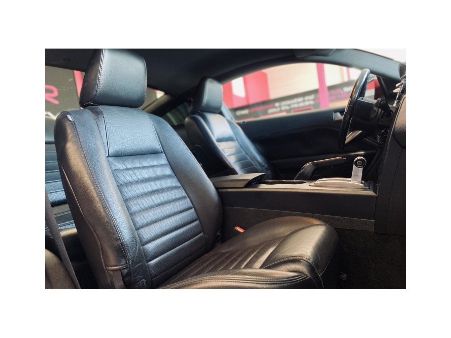 FORD d'occasion MUSTANG 4.6 V8 de 2006 Annecy (74)﻿