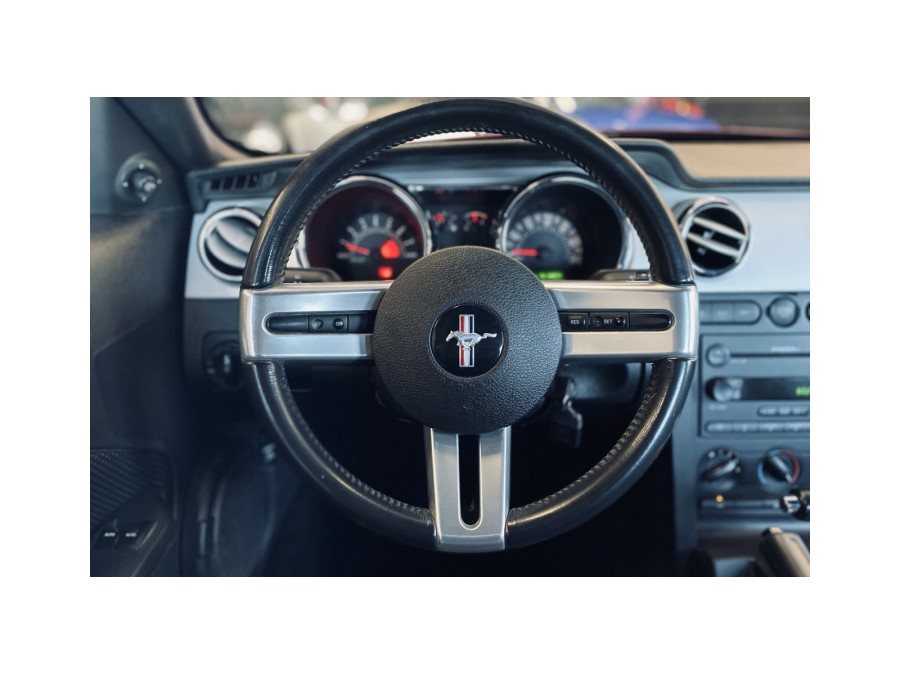 FORD d'occasion MUSTANG 4.6 V8 de 2006 Annecy (74)﻿