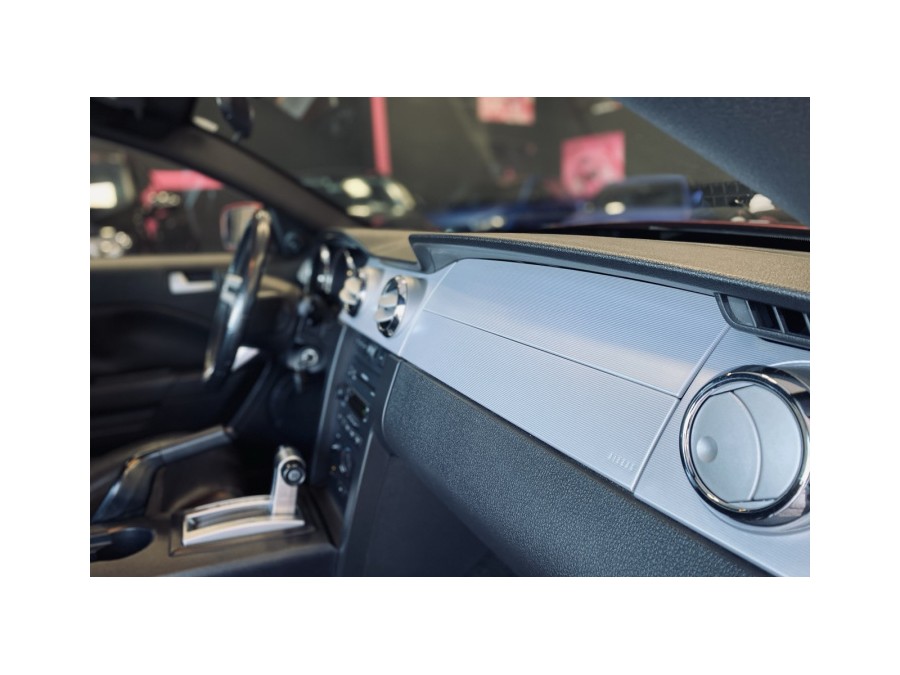 FORD d'occasion MUSTANG 4.6 V8 de 2006 Annecy (74)﻿