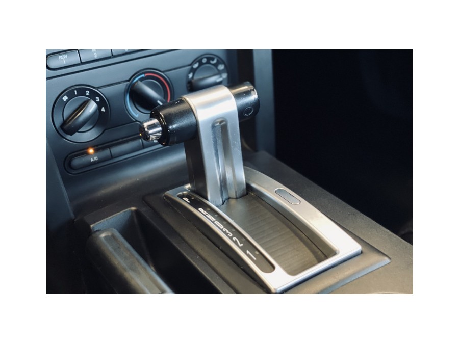 FORD d'occasion MUSTANG 4.6 V8 de 2006 Annecy (74)﻿