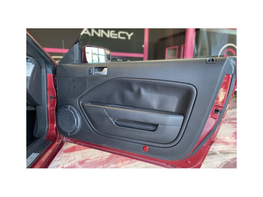 FORD d'occasion MUSTANG 4.6 V8 de 2006 Annecy (74)﻿