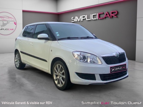 Skoda fabia 1.2 12v 60 active 2 distribution a chaine vehicule garantie 12 mois occasion simplicicar toulon ouest simplicicar...