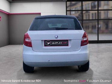 Skoda fabia 1.2 12v 60 active 2 distribution a chaine vehicule garantie 12 mois occasion simplicicar toulon ouest simplicicar...