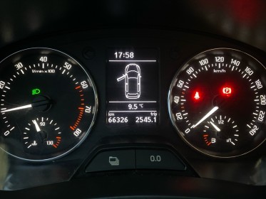 Skoda fabia 1.2 12v 60 active 2 distribution a chaine vehicule garantie 12 mois occasion simplicicar toulon ouest simplicicar...