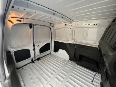 Peugeot partner fourgon m 650 kg bluehdi 100 ss bvm6 garantie 12 mois occasion simplicicar toulon ouest simplicicar...