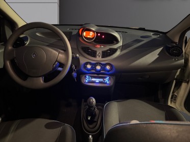 Renault twingo ii 1.2 lev 16v 75 eco2 authentique euro 5 entretien complet occasion simplicicar la ciotat simplicicar...
