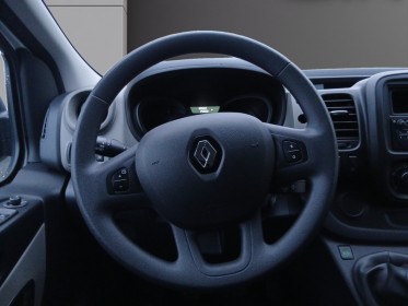 Renault trafic combi l1 dci 125 energy life garantie 12 mois occasion parc voitures beauvais simplicicar simplicibike france