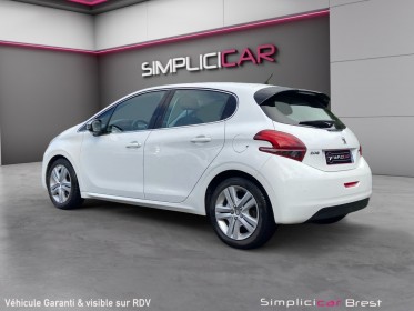 Peugeot 208 business 1.6 bluehdi 100ch ss allure business - distribution ok - garantie 12 mois occasion simplicicar brest...